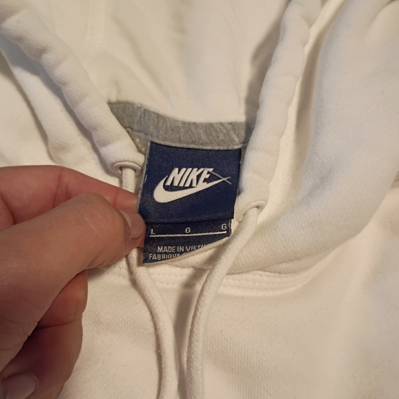 Nike White Pullover Hoodie With Embroidered Nike Logo - Picture 3 of 7